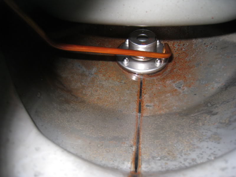 為什么有的不銹鋼的啤酒設備卻生銹了？怎么處理？